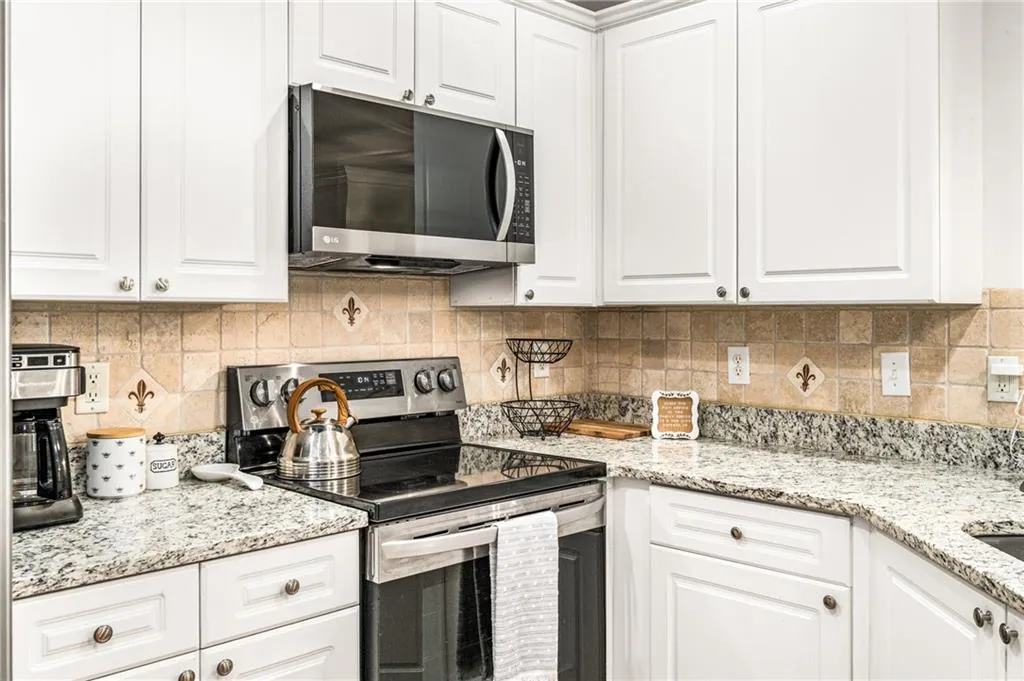 2400 Cumberland Parkway Se Unit 213, Atlanta, Georgia 30339, 2 Bedrooms Bedrooms, ,2 BathroomsBathrooms,Residential,For Sale,2400 Cumberland Parkway Se Unit 213,7654792