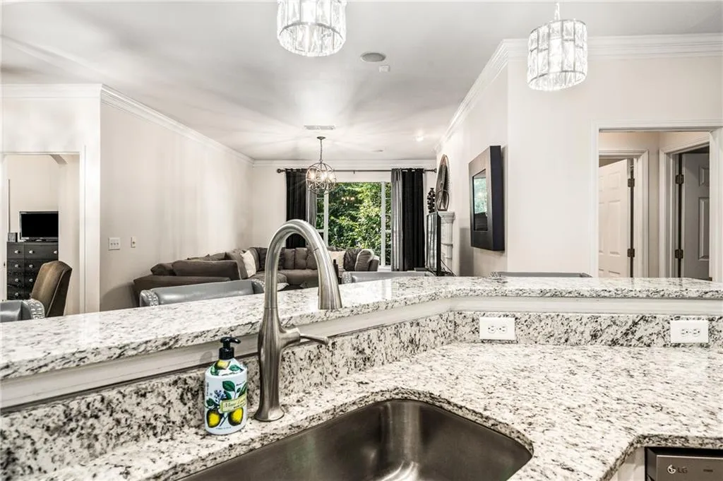 2400 Cumberland Parkway Se Unit 213, Atlanta, Georgia 30339, 2 Bedrooms Bedrooms, ,2 BathroomsBathrooms,Residential,For Sale,2400 Cumberland Parkway Se Unit 213,7654792