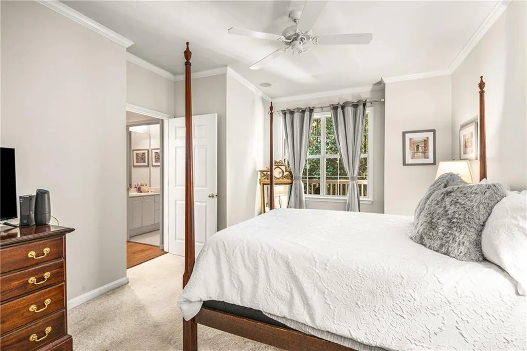 2400 Cumberland Parkway Se Unit 213, Atlanta, Georgia 30339, 2 Bedrooms Bedrooms, ,2 BathroomsBathrooms,Residential,For Sale,2400 Cumberland Parkway Se Unit 213,7654792