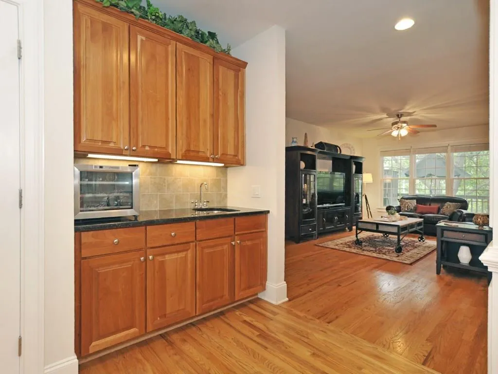 192 Mystic Court, Sandy Springs, Georgia 30342, 3 Bedrooms Bedrooms, ,3 BathroomsBathrooms,Residential,Sold,192 Mystic Court,6072015