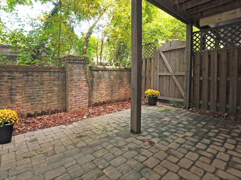 192 Mystic Court, Sandy Springs, Georgia 30342, 3 Bedrooms Bedrooms, ,3 BathroomsBathrooms,Residential,Sold,192 Mystic Court,6072015