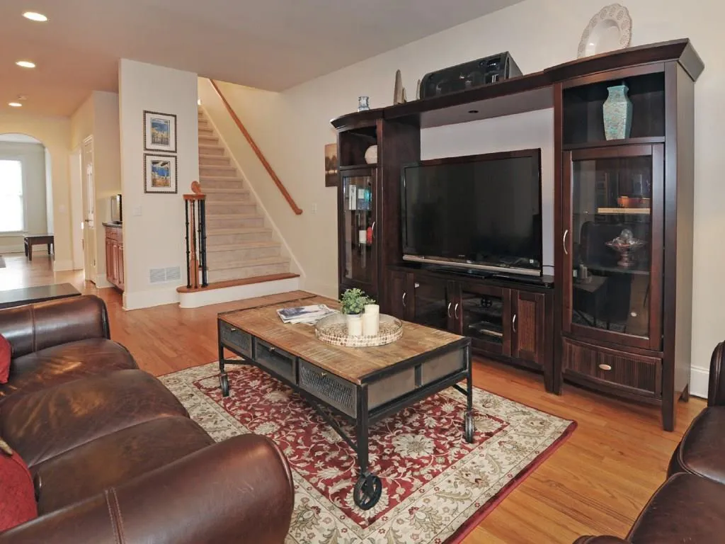 192 Mystic Court, Sandy Springs, Georgia 30342, 3 Bedrooms Bedrooms, ,3 BathroomsBathrooms,Residential,Sold,192 Mystic Court,6072015