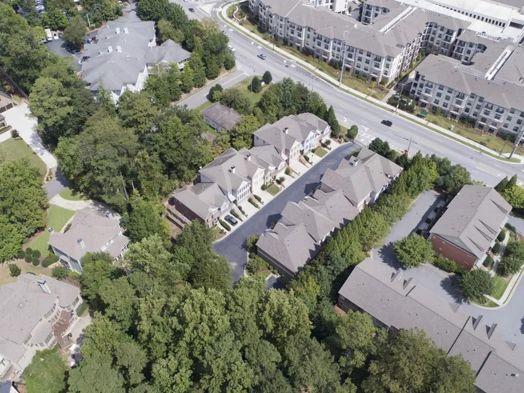 192 Mystic Court, Sandy Springs, Georgia 30342, 3 Bedrooms Bedrooms, ,3 BathroomsBathrooms,Residential,Sold,192 Mystic Court,6072015