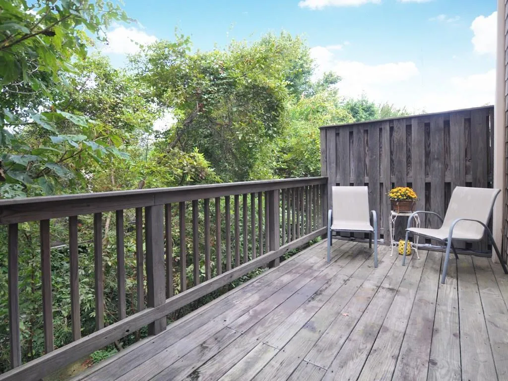 192 Mystic Court, Sandy Springs, Georgia 30342, 3 Bedrooms Bedrooms, ,3 BathroomsBathrooms,Residential,Sold,192 Mystic Court,6072015