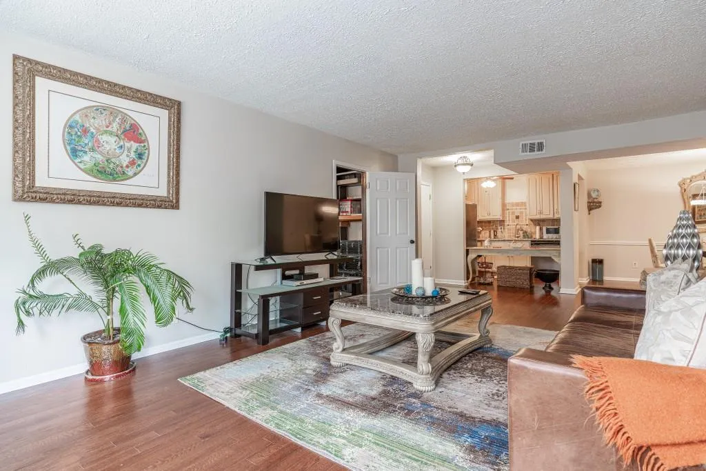 6851 Roswell Road Unit K21, Sandy Springs, Georgia 30328, 3 Bedrooms Bedrooms, ,2 BathroomsBathrooms,Residential,Sold,6851 Roswell Road Unit K21,6658764