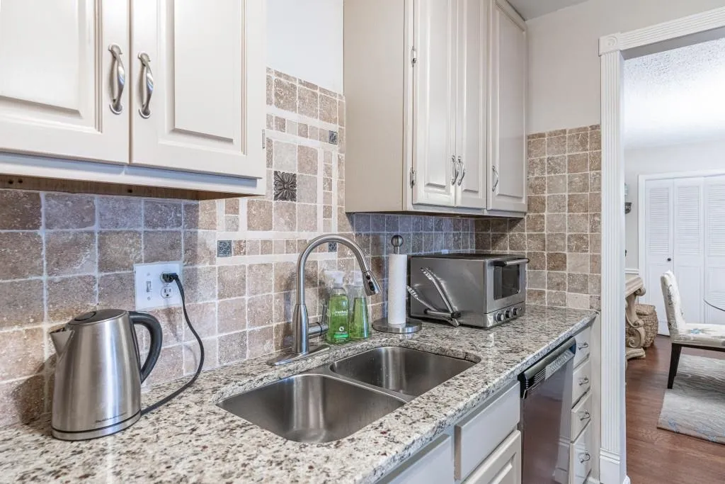 6851 Roswell Road Unit K21, Sandy Springs, Georgia 30328, 3 Bedrooms Bedrooms, ,2 BathroomsBathrooms,Residential,Sold,6851 Roswell Road Unit K21,6658764