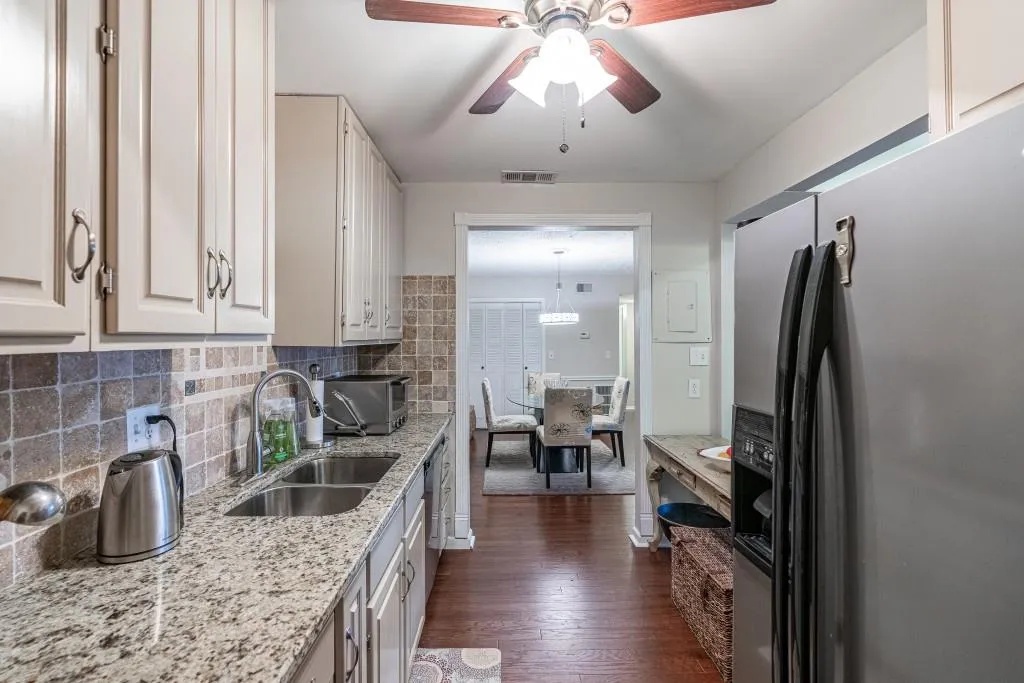 6851 Roswell Road Unit K21, Sandy Springs, Georgia 30328, 3 Bedrooms Bedrooms, ,2 BathroomsBathrooms,Residential,Sold,6851 Roswell Road Unit K21,6658764