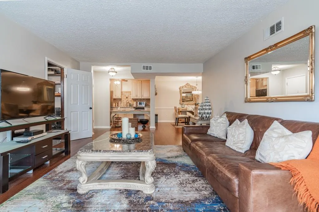 6851 Roswell Road Unit K21, Sandy Springs, Georgia 30328, 3 Bedrooms Bedrooms, ,2 BathroomsBathrooms,Residential,Sold,6851 Roswell Road Unit K21,6658764