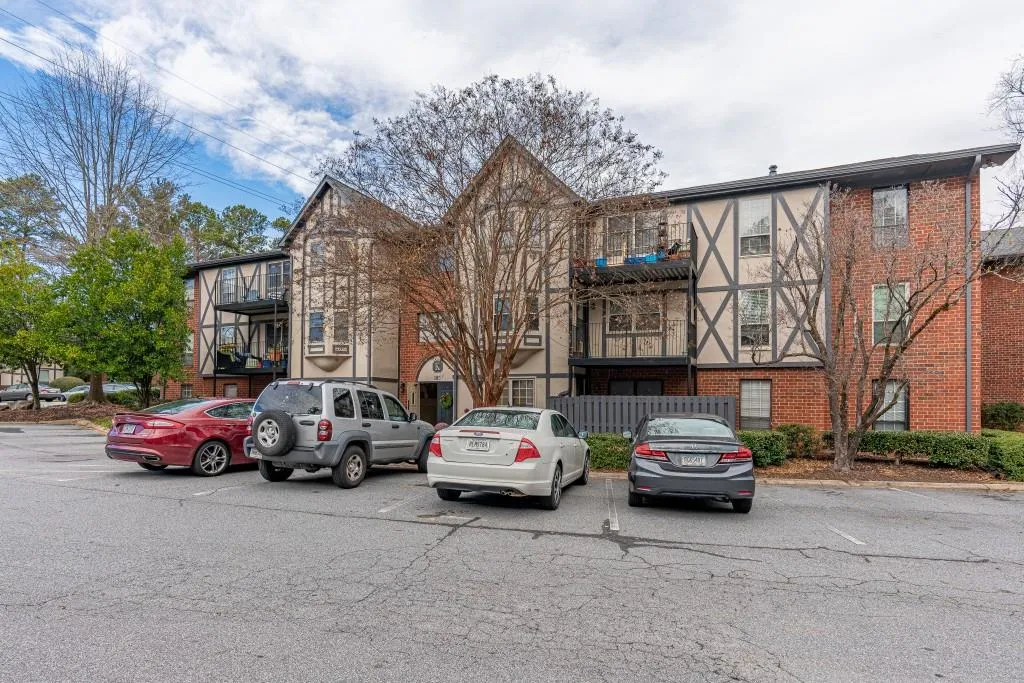 6851 Roswell Road Unit K21, Sandy Springs, Georgia 30328, 3 Bedrooms Bedrooms, ,2 BathroomsBathrooms,Residential,Sold,6851 Roswell Road Unit K21,6658764