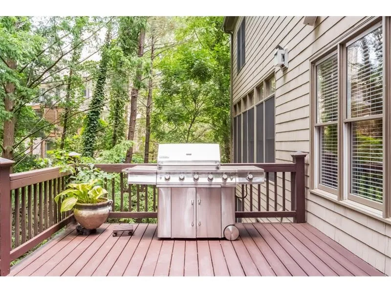 30 Chastain Cove Ne, Sandy Springs, Georgia 30342, 5 Bedrooms Bedrooms, ,5 BathroomsBathrooms,Residential,Sold,30 Chastain Cove Ne,5702792