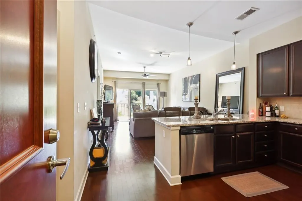 200 River Vista Unit 722, Atlanta, Georgia 30339, 1 Bedroom Bedrooms, ,1 BathroomBathrooms,Residential,Sold,200 River Vista Unit 722,7132216