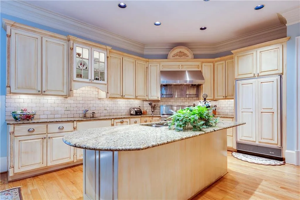 130 Parc Du Chateau, Atlanta, Georgia 30327, 5 Bedrooms Bedrooms, ,6 BathroomsBathrooms,Residential,Sold,130 Parc Du Chateau,6011871