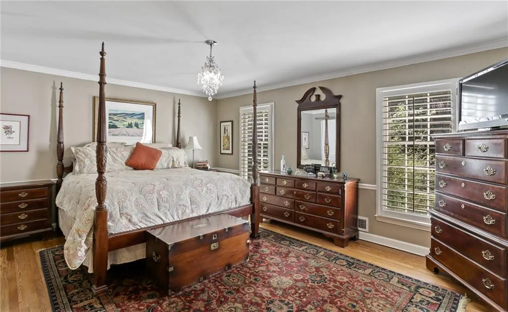 5015 Spalding Drive, Sandy Springs, Georgia 30350, 4 Bedrooms Bedrooms, ,2 BathroomsBathrooms,Residential,Sold,5015 Spalding Drive,6899450