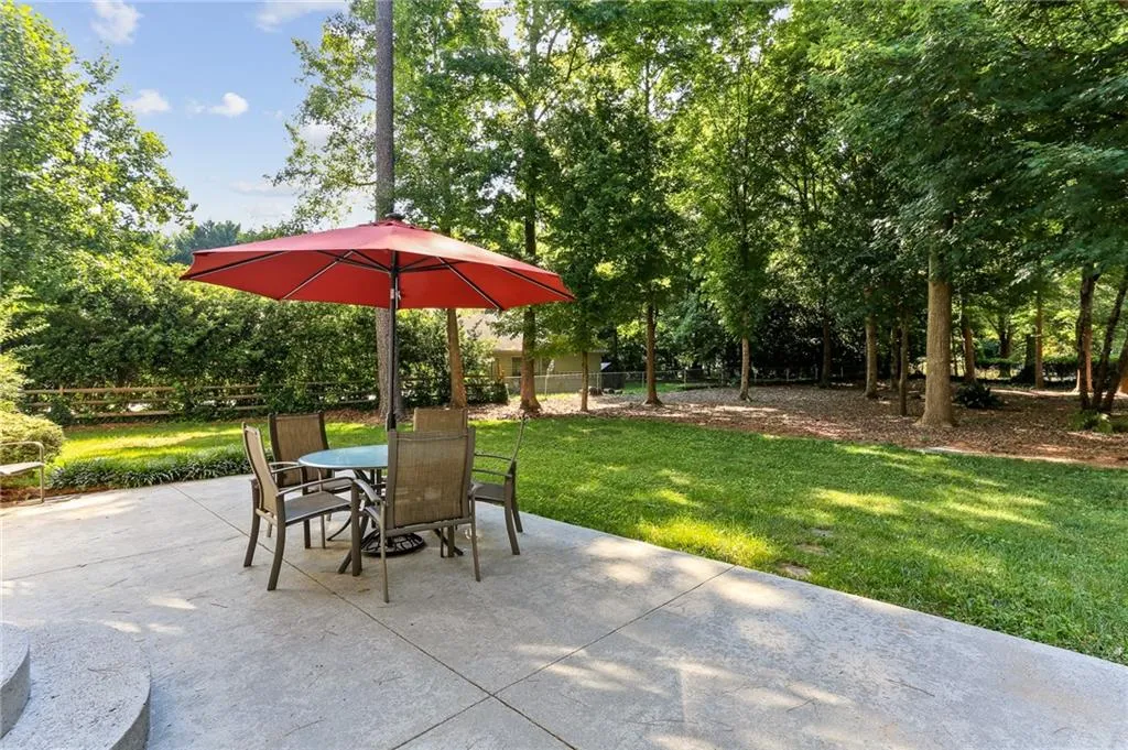 5015 Spalding Drive, Sandy Springs, Georgia 30350, 4 Bedrooms Bedrooms, ,2 BathroomsBathrooms,Residential,Sold,5015 Spalding Drive,6899450
