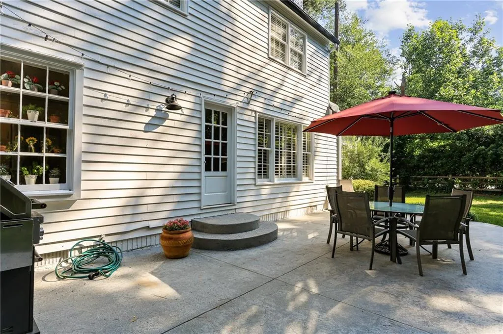 5015 Spalding Drive, Sandy Springs, Georgia 30350, 4 Bedrooms Bedrooms, ,2 BathroomsBathrooms,Residential,Sold,5015 Spalding Drive,6899450