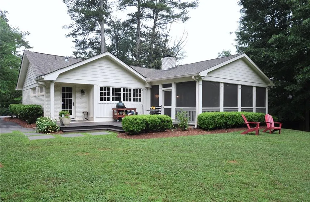 560 Highbrook Drive Ne, Atlanta, Georgia 30342, 4 Bedrooms Bedrooms, ,3 BathroomsBathrooms,Residential,Sold,560 Highbrook Drive Ne,5703064