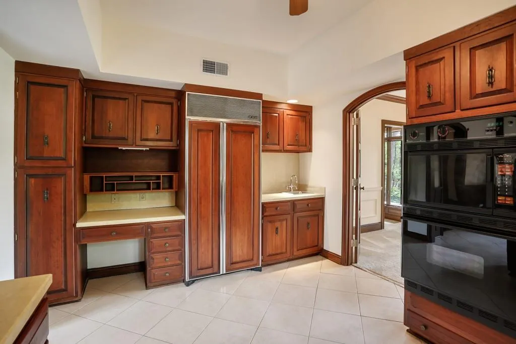 9000 Huntcliff Trace, Sandy Springs, Georgia 30350, 4 Bedrooms Bedrooms, ,4 BathroomsBathrooms,Residential,Sold,9000 Huntcliff Trace,5662467