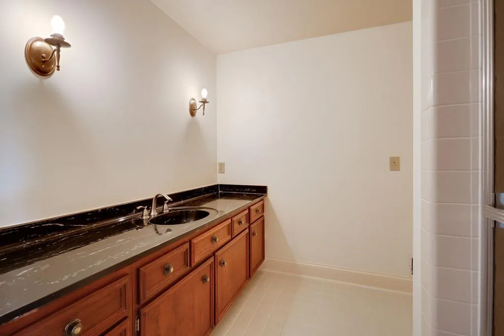 9000 Huntcliff Trace, Sandy Springs, Georgia 30350, 4 Bedrooms Bedrooms, ,4 BathroomsBathrooms,Residential,Sold,9000 Huntcliff Trace,5662467