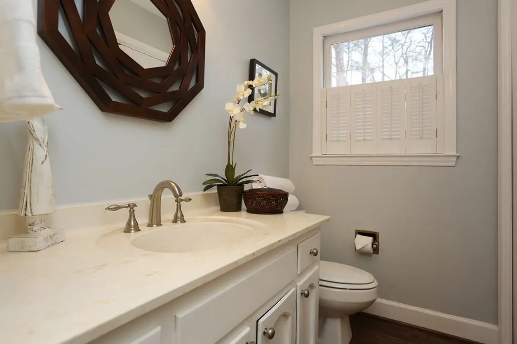 5475 Shiver Summit, Atlanta, Georgia 30342, 5 Bedrooms Bedrooms, ,2 BathroomsBathrooms,Residential,Sold,5475 Shiver Summit,5790015