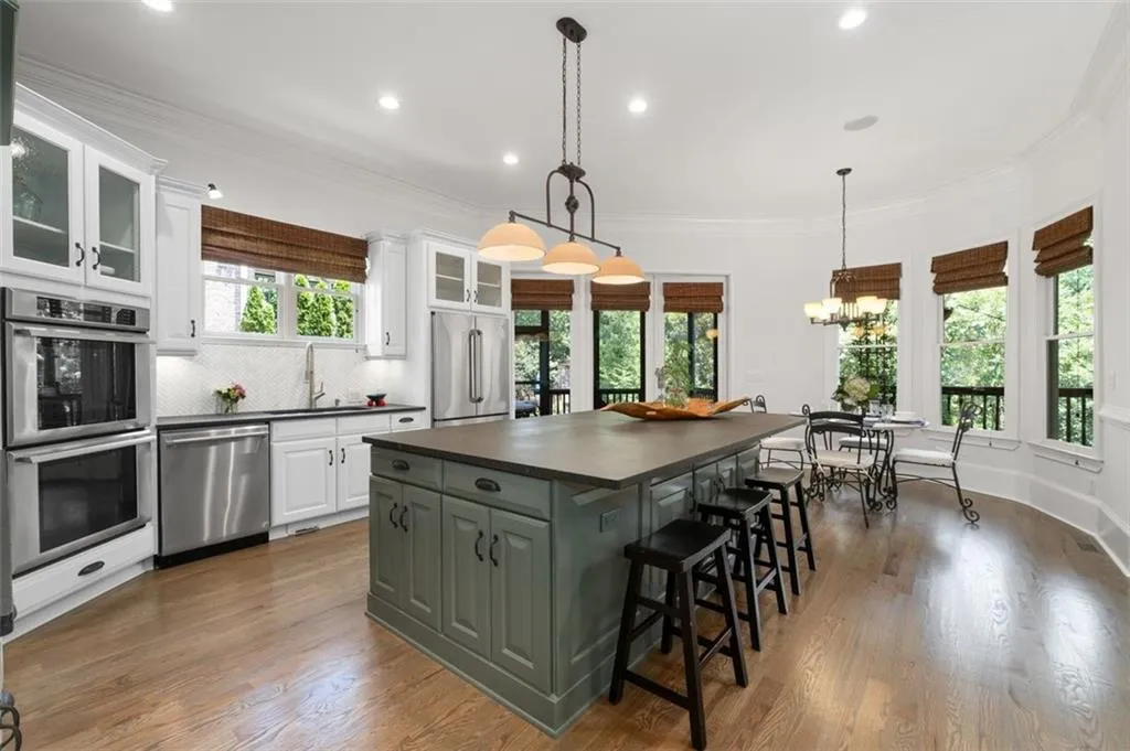 Double ovens & gas range with vent hood
