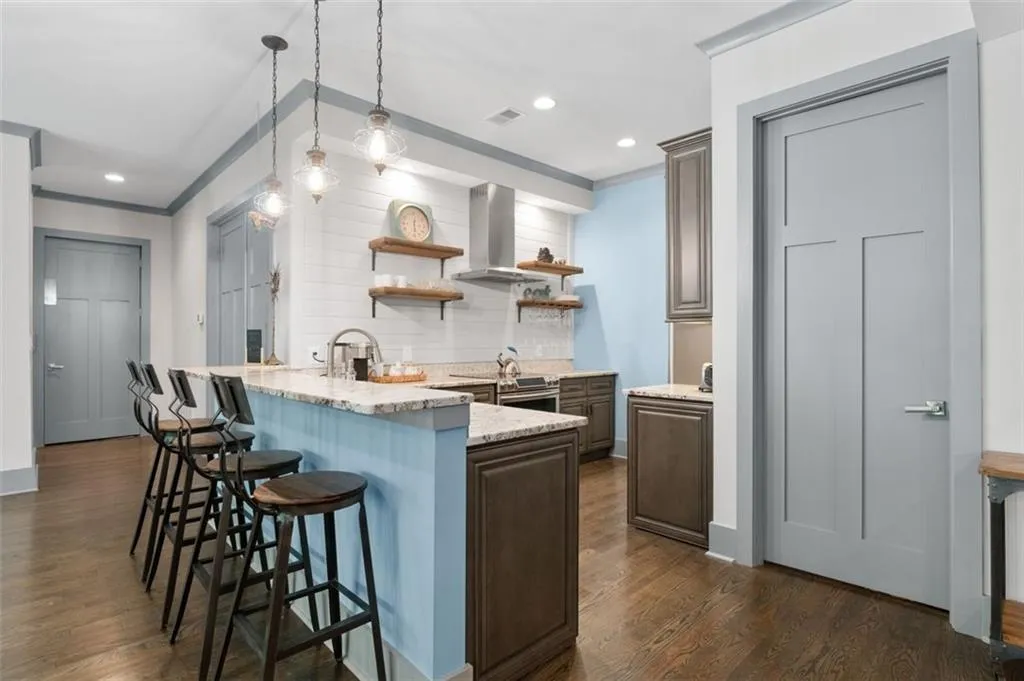 Full kitchen in the terrace or just a fantastic wet bar for entertaining