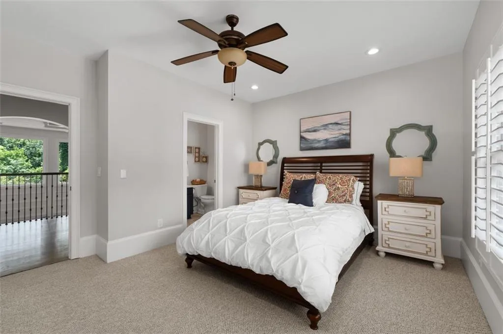 Neutral decor throughout