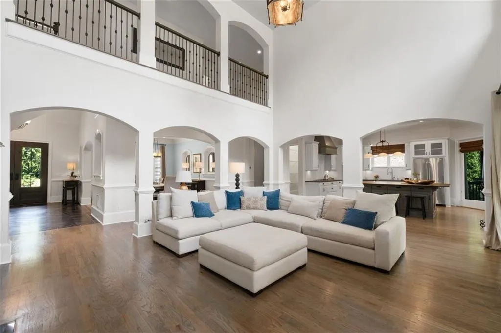 Open floor plan great for daily living or entertaining