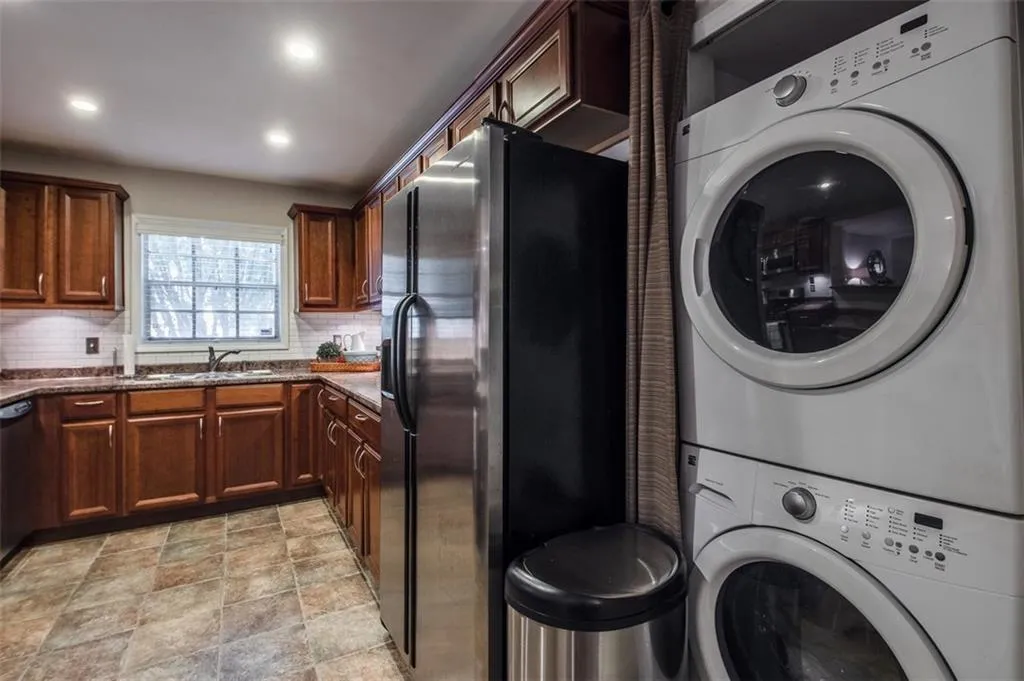 5400 Roswell Road Unit L8, Atlanta, Georgia 30342, 2 Bedrooms Bedrooms, ,2 BathroomsBathrooms,Residential,Sold,5400 Roswell Road Unit L8,6035380