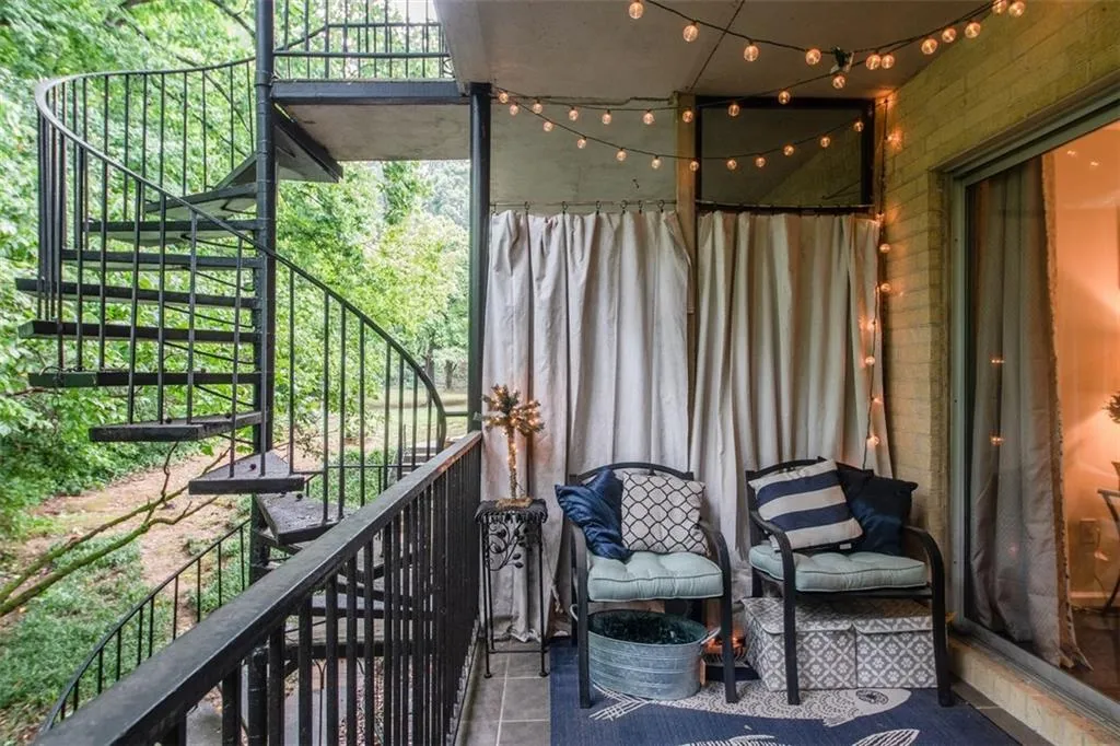 5400 Roswell Road Unit L8, Atlanta, Georgia 30342, 2 Bedrooms Bedrooms, ,2 BathroomsBathrooms,Residential,Sold,5400 Roswell Road Unit L8,6035380