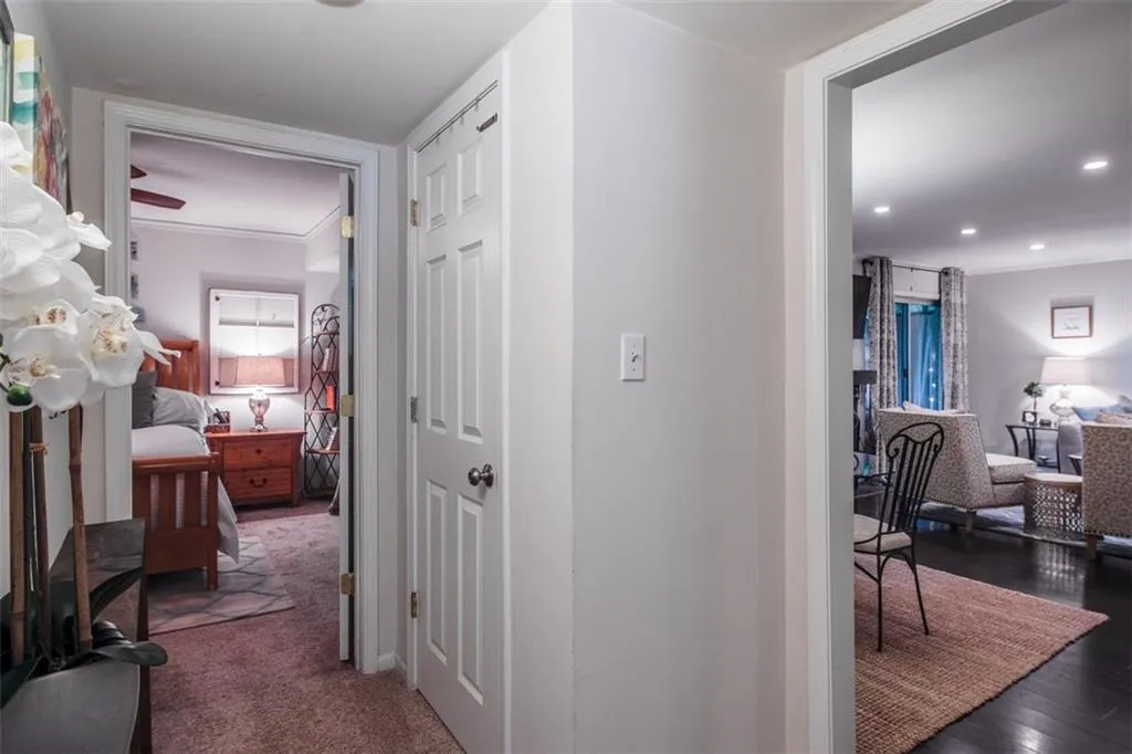 5400 Roswell Road Unit L8, Atlanta, Georgia 30342, 2 Bedrooms Bedrooms, ,2 BathroomsBathrooms,Residential,Sold,5400 Roswell Road Unit L8,6035380