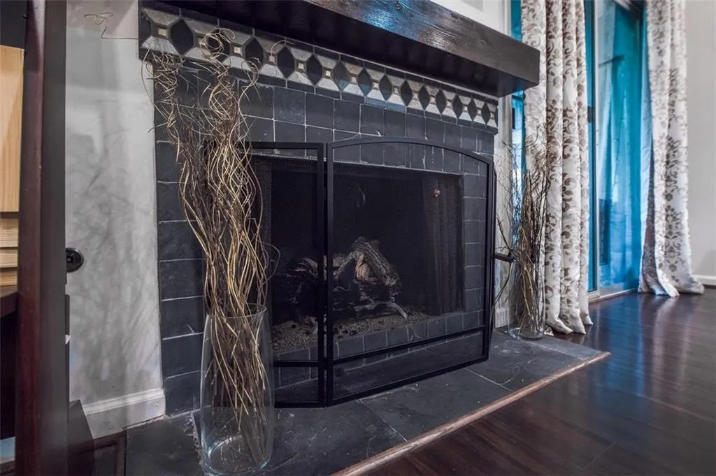 5400 Roswell Road Unit L8, Atlanta, Georgia 30342, 2 Bedrooms Bedrooms, ,2 BathroomsBathrooms,Residential,Sold,5400 Roswell Road Unit L8,6035380