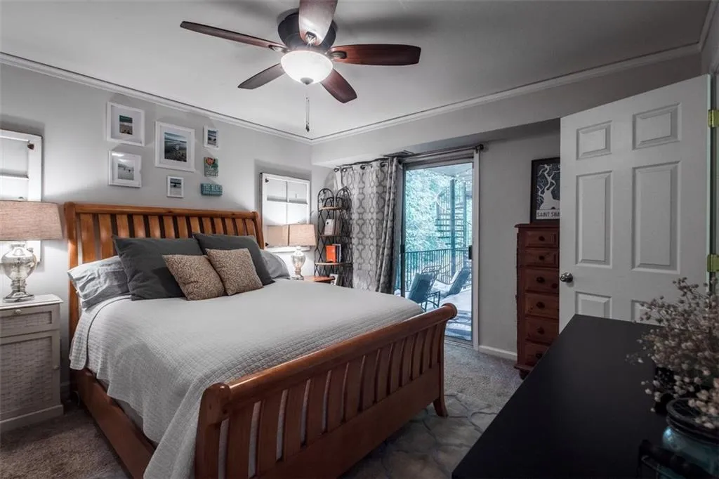 5400 Roswell Road Unit L8, Atlanta, Georgia 30342, 2 Bedrooms Bedrooms, ,2 BathroomsBathrooms,Residential,Sold,5400 Roswell Road Unit L8,6035380