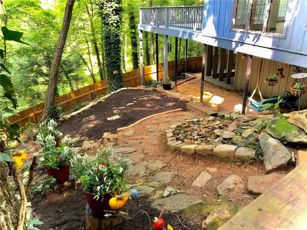 185 N Mill Court, Sandy Springs, Georgia 30328, 5 Bedrooms Bedrooms, ,3 BathroomsBathrooms,Residential,Sold,185 N Mill Court,6914361