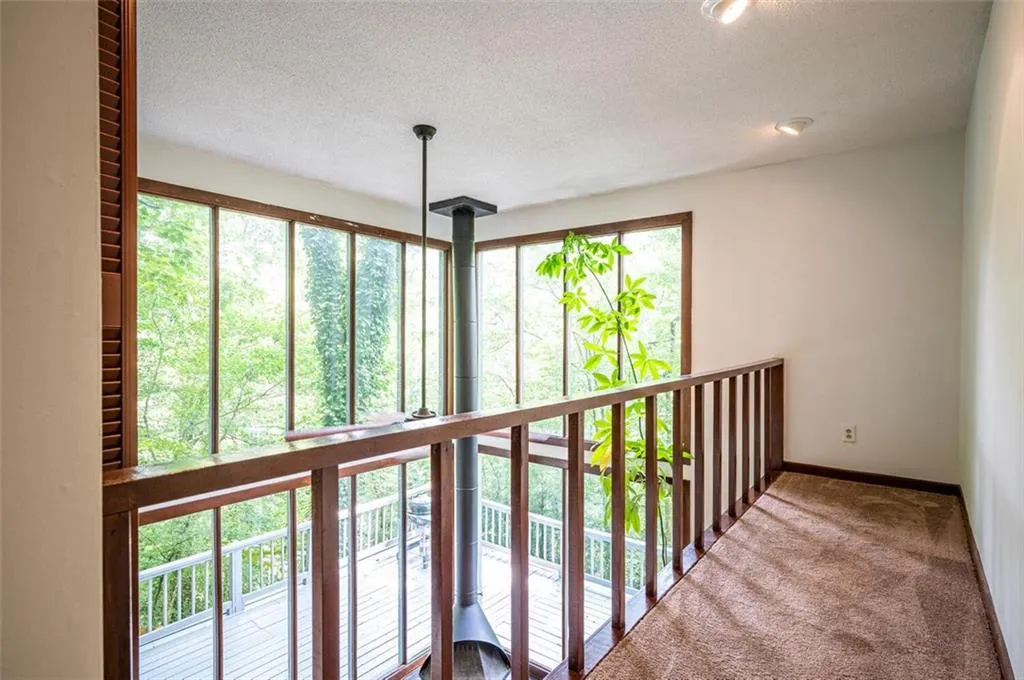 185 N Mill Court, Sandy Springs, Georgia 30328, 5 Bedrooms Bedrooms, ,3 BathroomsBathrooms,Residential,Sold,185 N Mill Court,6914361