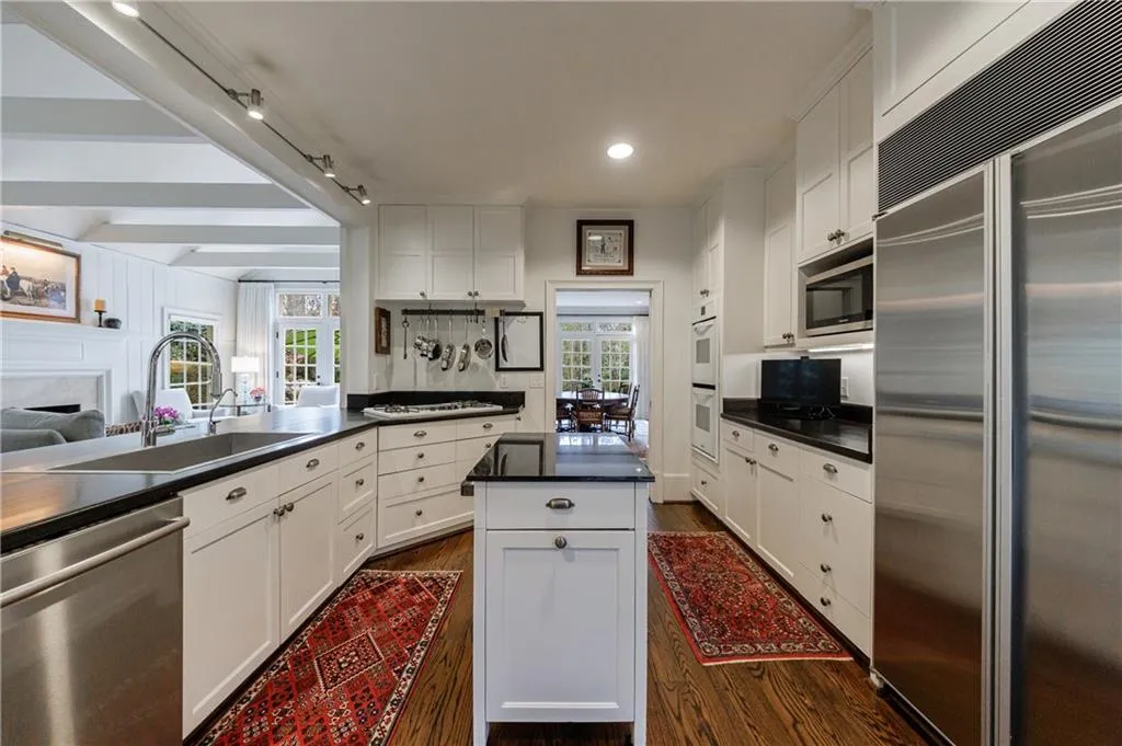 3302 W Andrews Drive Nw, Atlanta, Georgia 30305, 6 Bedrooms Bedrooms, 0 ,4 BathroomsBathrooms,Residential,For Sale,3302 W Andrews Drive Nw,7701865
