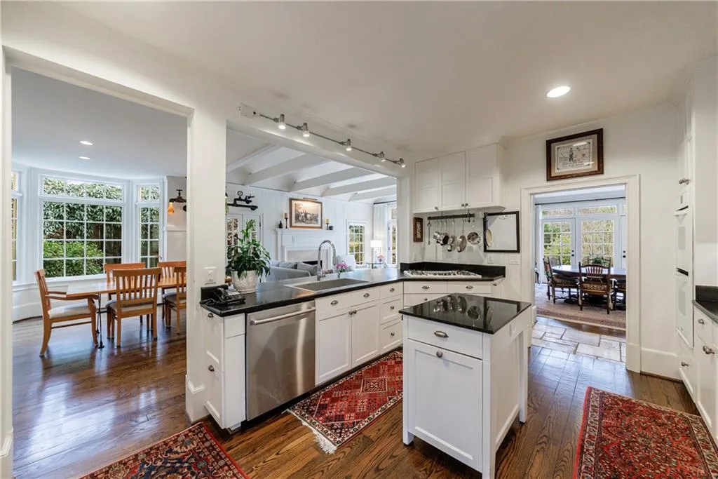 3302 W Andrews Drive Nw, Atlanta, Georgia 30305, 6 Bedrooms Bedrooms, 0 ,4 BathroomsBathrooms,Residential,For Sale,3302 W Andrews Drive Nw,7701865