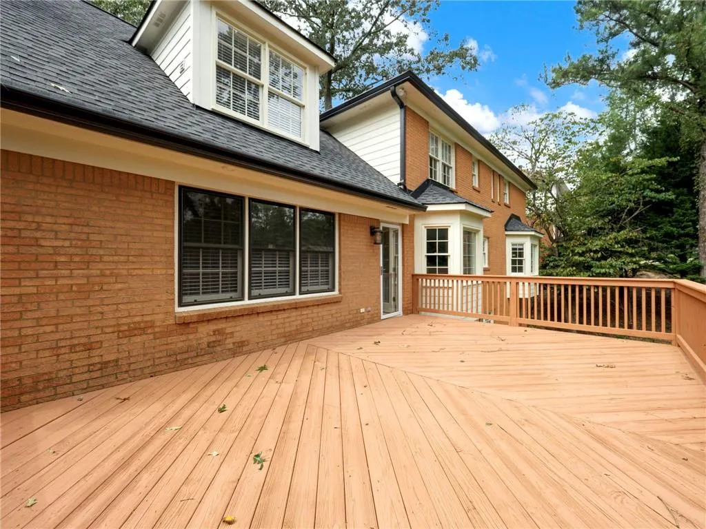 7575 Hunters Woods Drive, Sandy Springs, Georgia 30350, 6 Bedrooms Bedrooms, ,4 BathroomsBathrooms,Residential,Sold,7575 Hunters Woods Drive,6867400