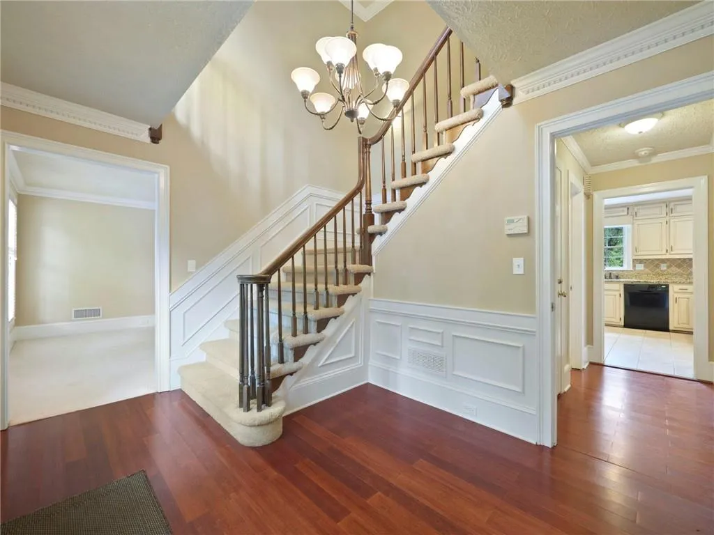 7575 Hunters Woods Drive, Sandy Springs, Georgia 30350, 6 Bedrooms Bedrooms, ,4 BathroomsBathrooms,Residential,Sold,7575 Hunters Woods Drive,6867400