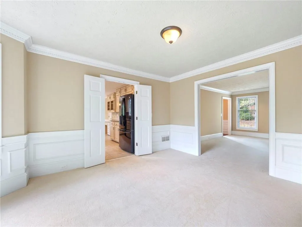 7575 Hunters Woods Drive, Sandy Springs, Georgia 30350, 6 Bedrooms Bedrooms, ,4 BathroomsBathrooms,Residential,Sold,7575 Hunters Woods Drive,6867400