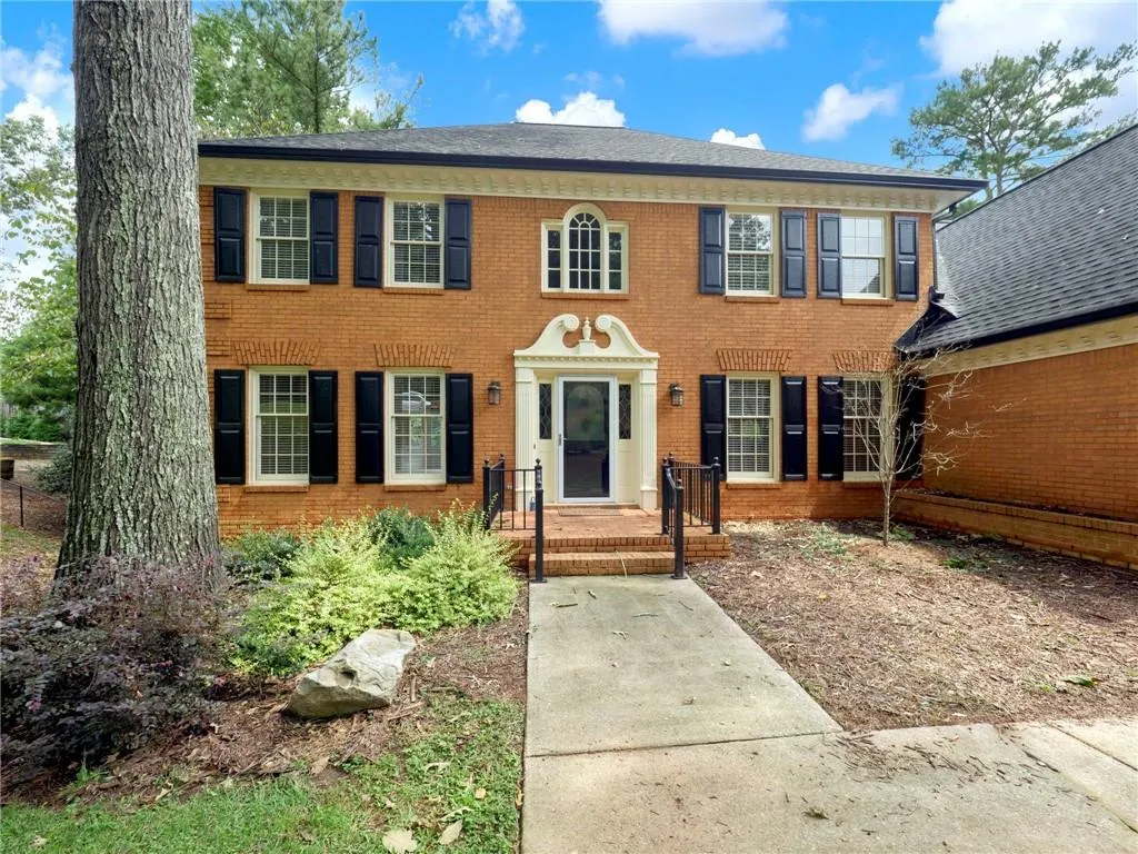7575 Hunters Woods Drive, Sandy Springs, Georgia 30350, 6 Bedrooms Bedrooms, ,4 BathroomsBathrooms,Residential,Sold,7575 Hunters Woods Drive,6867400