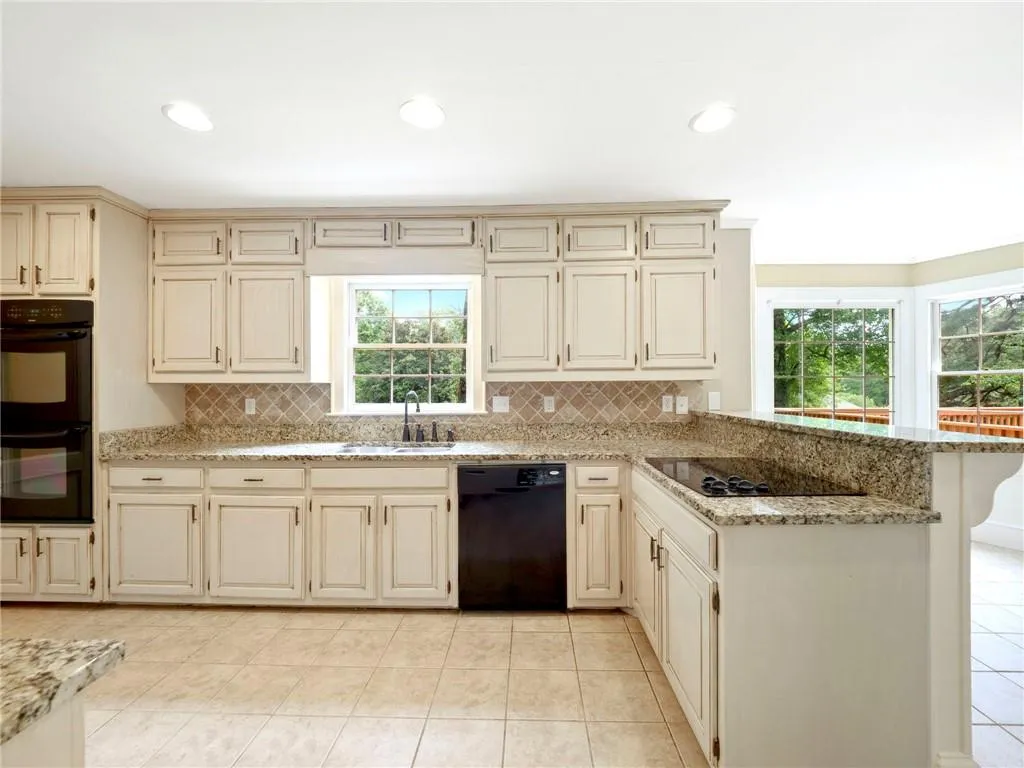 7575 Hunters Woods Drive, Sandy Springs, Georgia 30350, 6 Bedrooms Bedrooms, ,4 BathroomsBathrooms,Residential,Sold,7575 Hunters Woods Drive,6867400