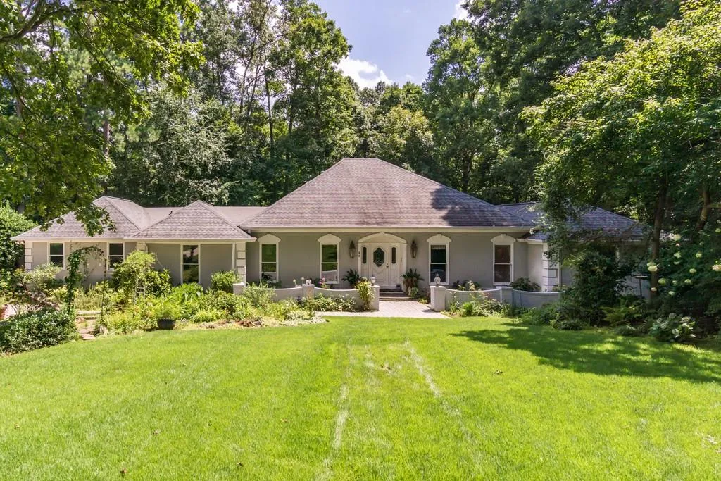 30 Serendipity Way, Sandy Springs, Georgia 30350, 5 Bedrooms Bedrooms, ,3 BathroomsBathrooms,Residential,Sold,30 Serendipity Way,6599147