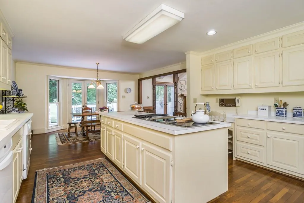 30 Serendipity Way, Sandy Springs, Georgia 30350, 5 Bedrooms Bedrooms, ,3 BathroomsBathrooms,Residential,Sold,30 Serendipity Way,6599147