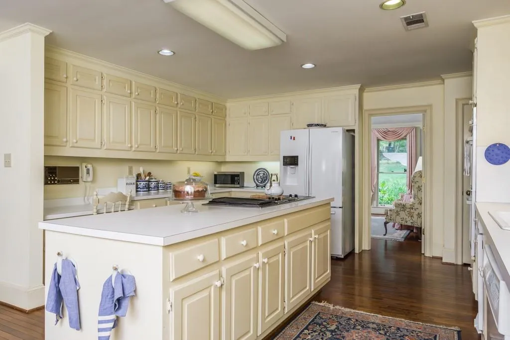 30 Serendipity Way, Sandy Springs, Georgia 30350, 5 Bedrooms Bedrooms, ,3 BathroomsBathrooms,Residential,Sold,30 Serendipity Way,6599147