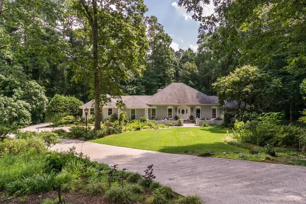 30 Serendipity Way, Sandy Springs, Georgia 30350, 5 Bedrooms Bedrooms, ,3 BathroomsBathrooms,Residential,Sold,30 Serendipity Way,6599147