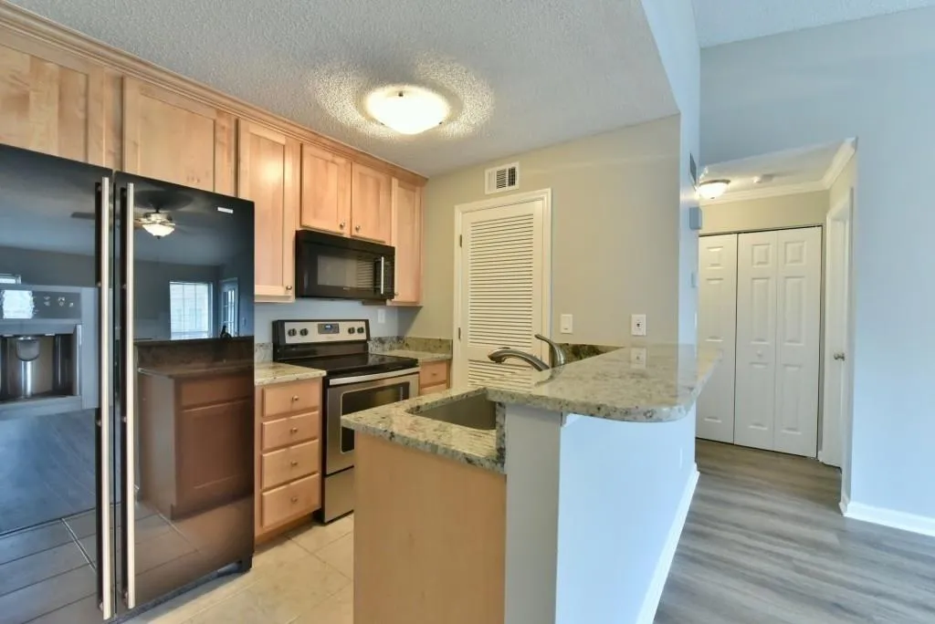 210 Granville Court Unit 210, Sandy Springs, Georgia 30328, 1 Bedroom Bedrooms, ,1 BathroomBathrooms,Residential,Sold,210 Granville Court Unit 210,6701349
