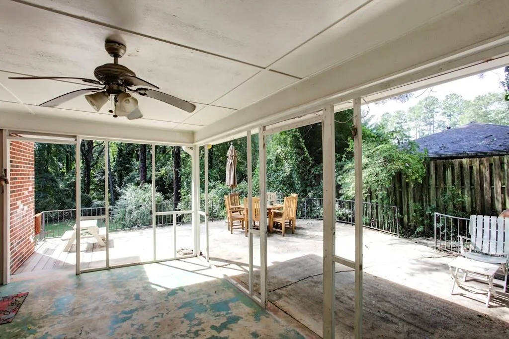 162 Underwood Drive, Sandy Springs, Georgia 30328, 3 Bedrooms Bedrooms, ,2 BathroomsBathrooms,Residential,Sold,162 Underwood Drive,5906714