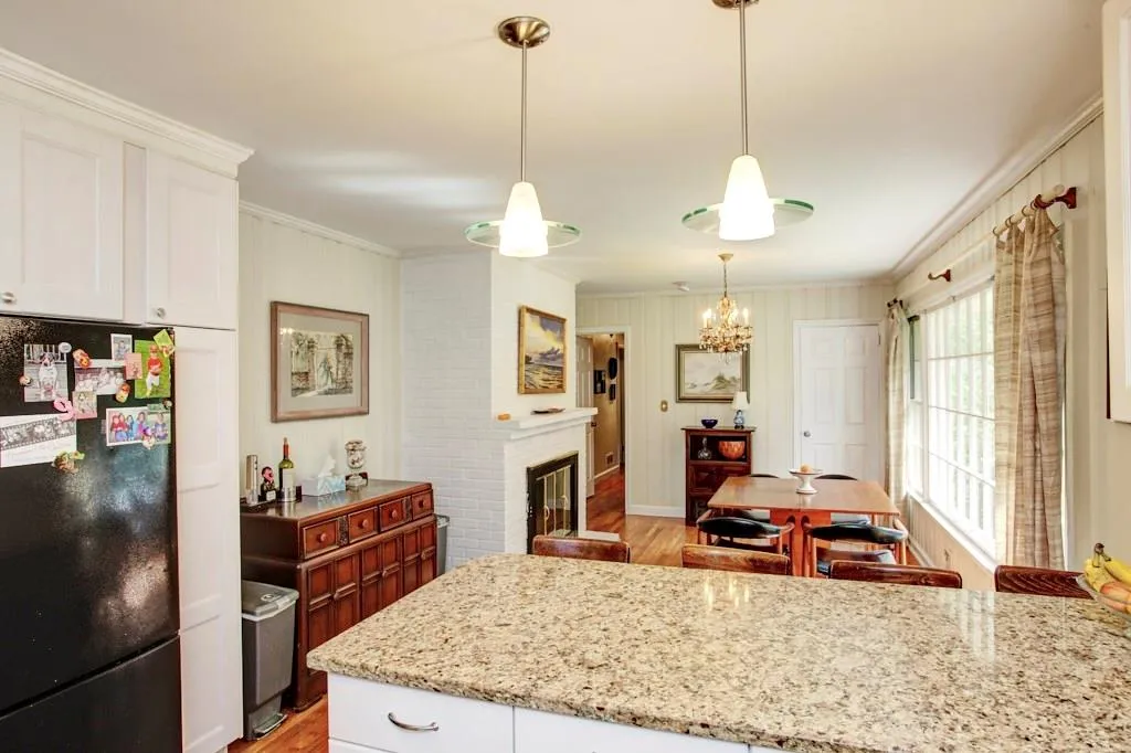 162 Underwood Drive, Sandy Springs, Georgia 30328, 3 Bedrooms Bedrooms, ,2 BathroomsBathrooms,Residential,Sold,162 Underwood Drive,5906714