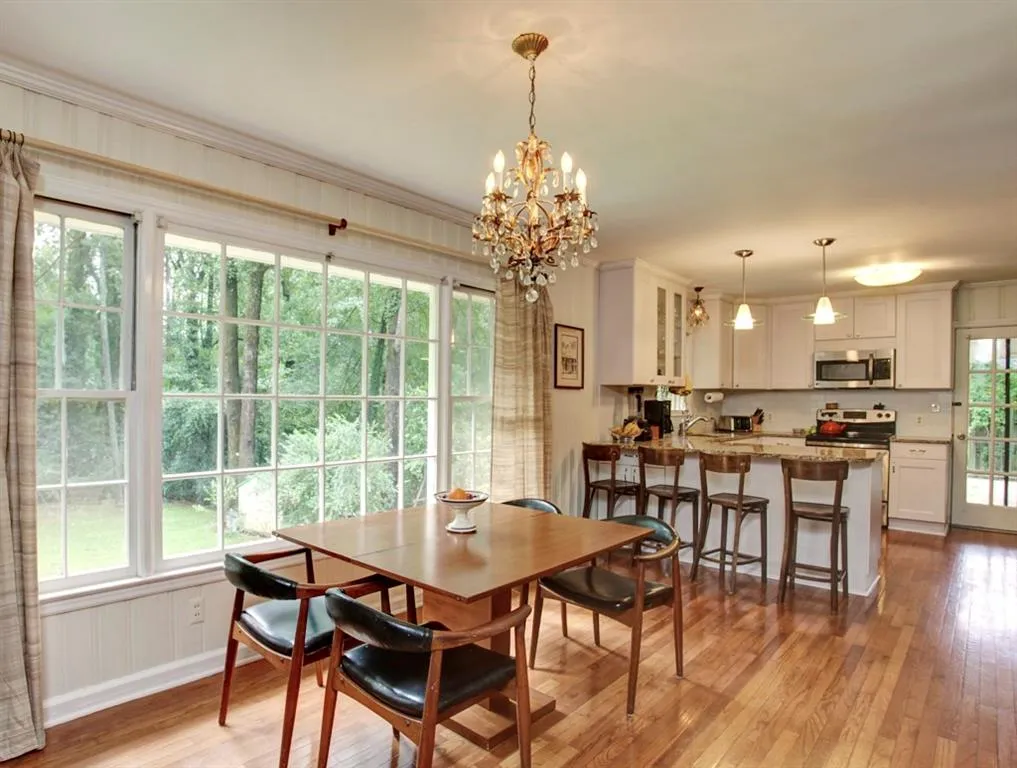 162 Underwood Drive, Sandy Springs, Georgia 30328, 3 Bedrooms Bedrooms, ,2 BathroomsBathrooms,Residential,Sold,162 Underwood Drive,5906714