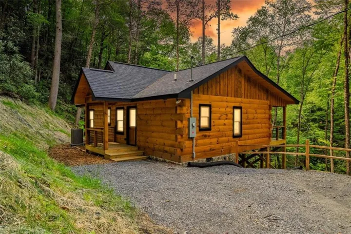 122 Laurel Creek Trail, Blue Ridge, Georgia 30513